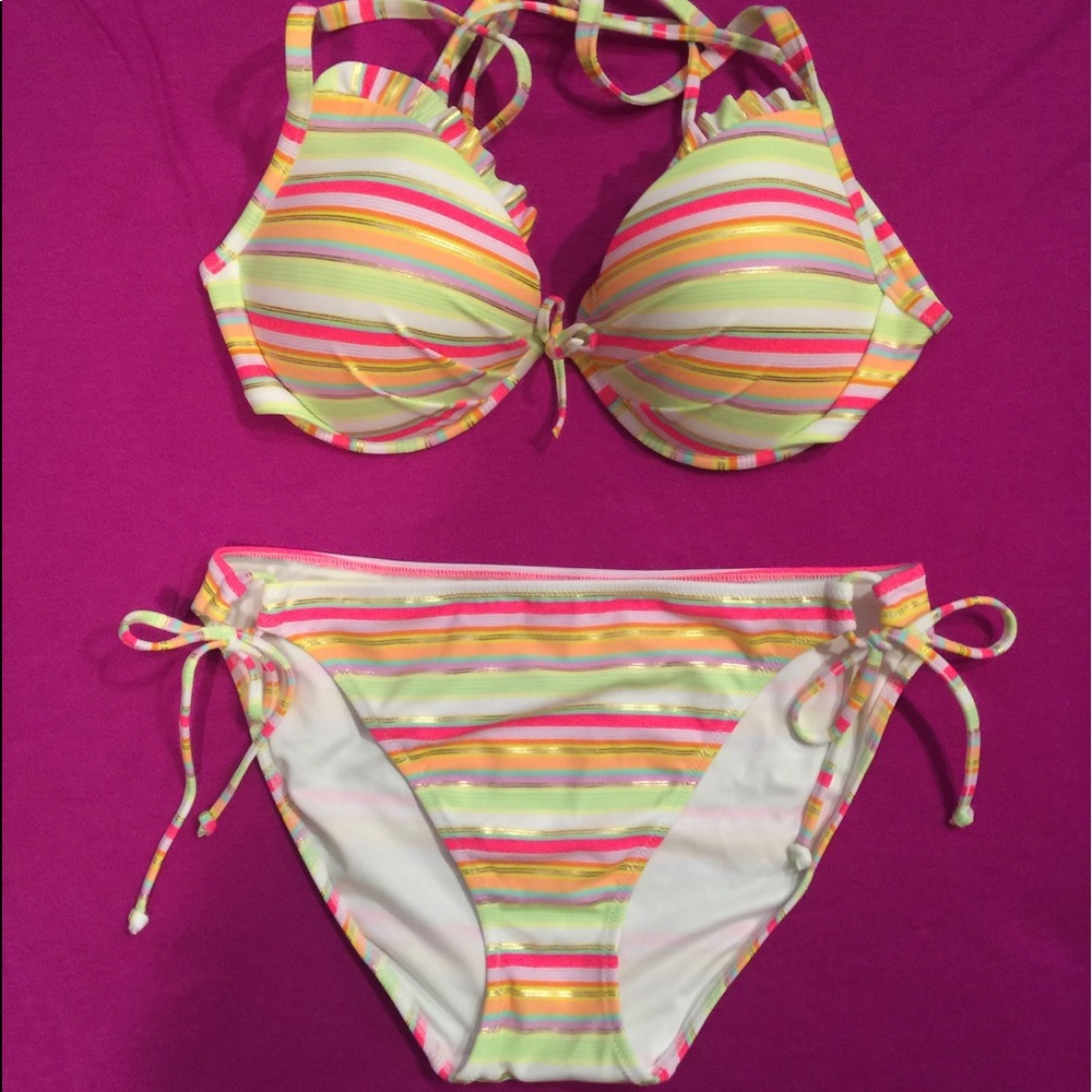 Victoria’s Secret bikini